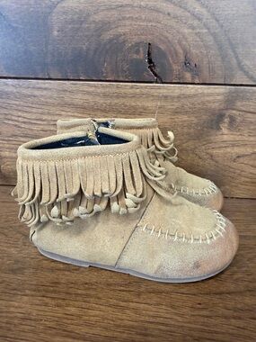 Kids Fringe Moccasin Boots in Tan